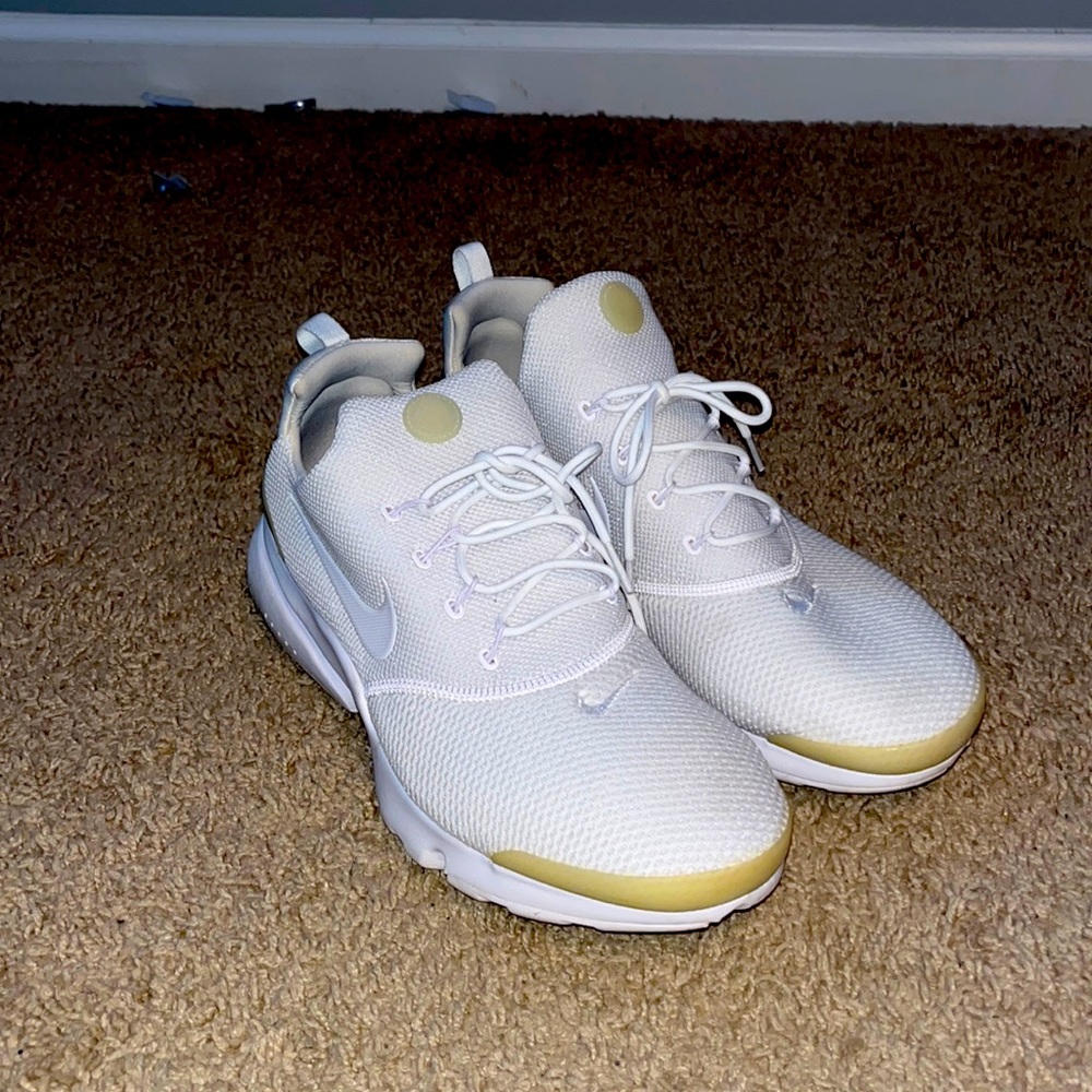 NIKE 11 WHITE